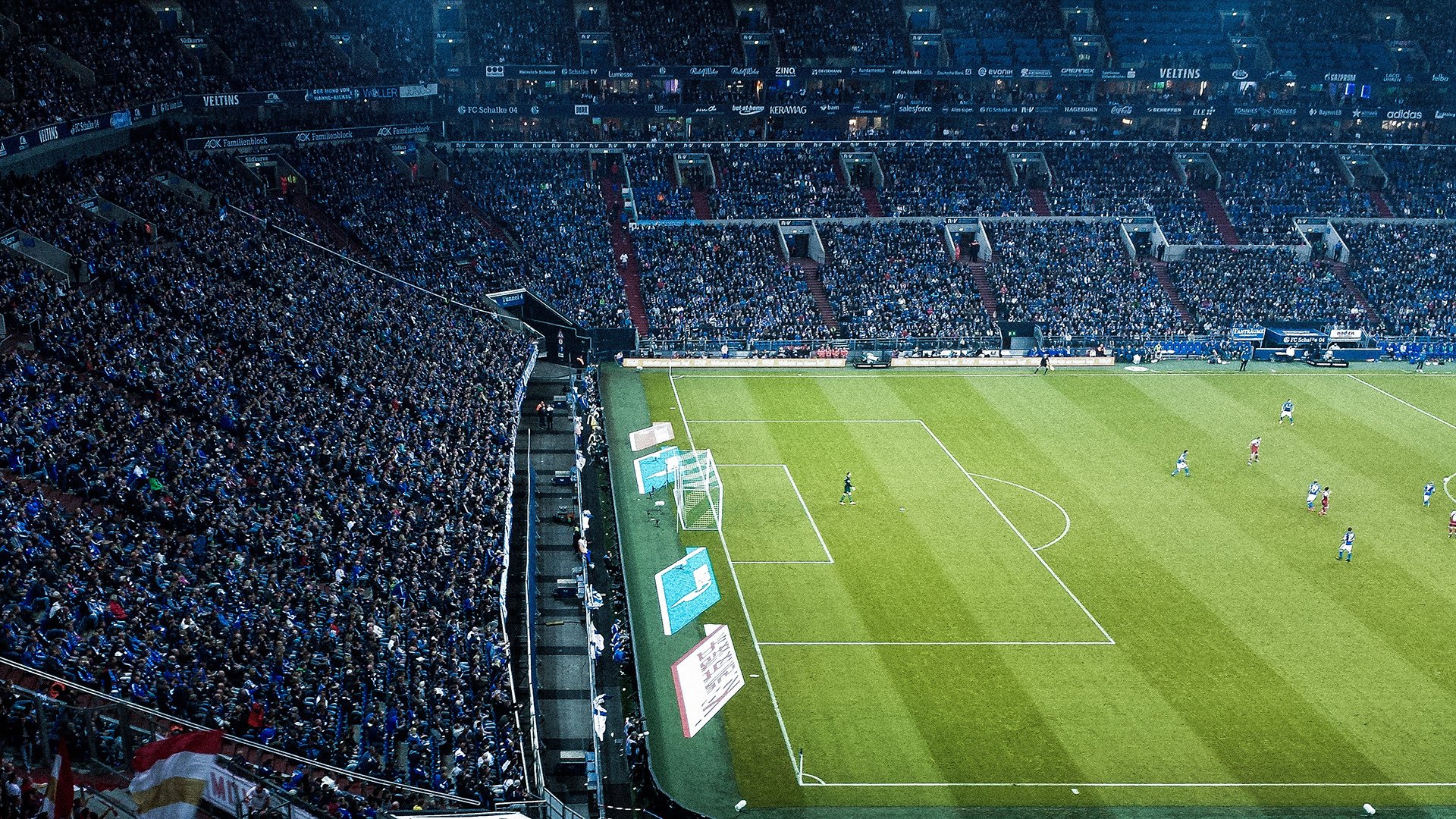 开云-萨拉赫回归赛场，爆冷首场状态亮眼，快船观众沸腾！